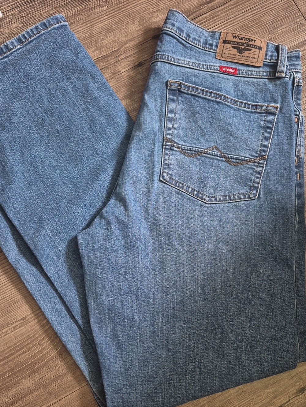 Wrangler Men's Light Wash Straight Leg Jeans 32X30